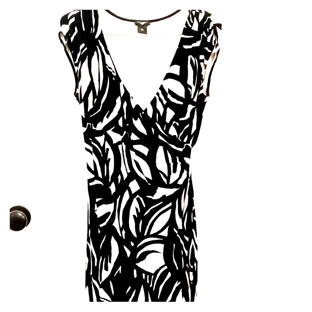 Form Fitting Black and White Beauty